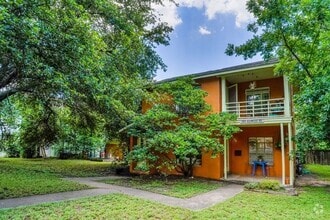Building Photo - 1401 Ashwood Rd