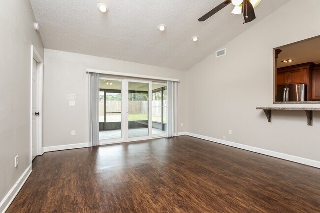 Foto del edificio - 1009 Black Willow Dr