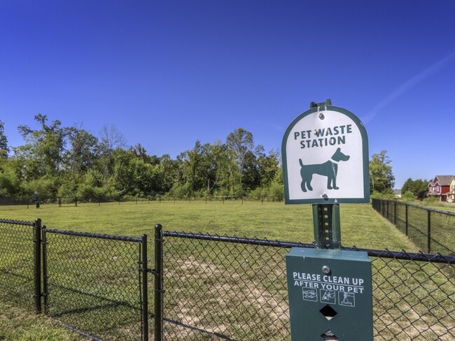 aspen-heights-murfressboro-ext-0175-(ZF-3059-03274-1-004) - Cobalt Row Apartments