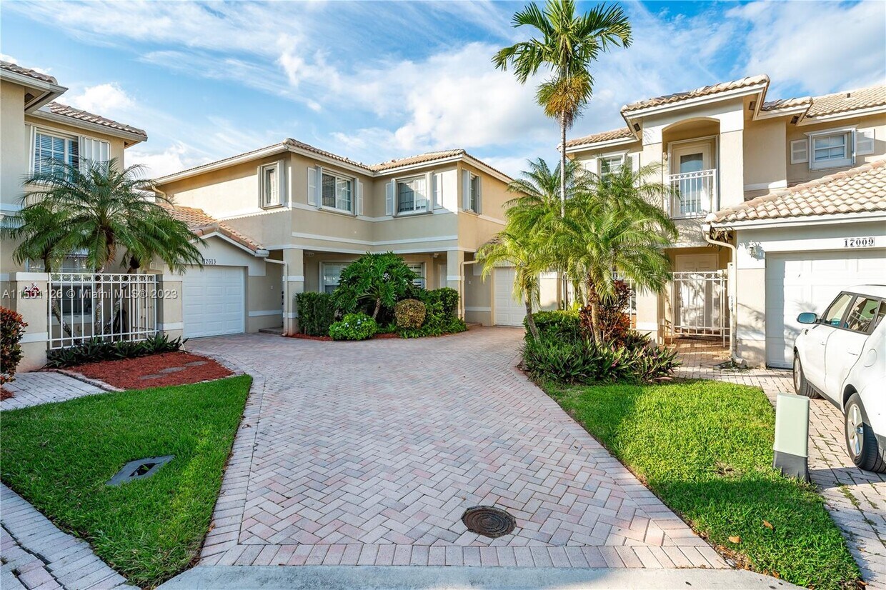 17019 NW 22nd St, Pembroke Pines, FL 33028 Townhome Rentals in