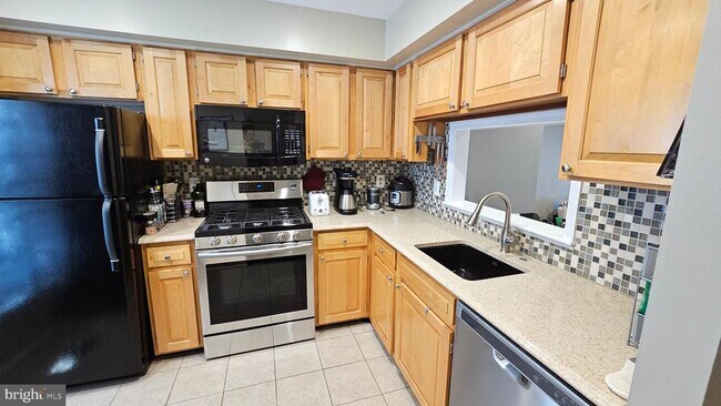 Foto del edificio - 6466 Brick Hearth Ct