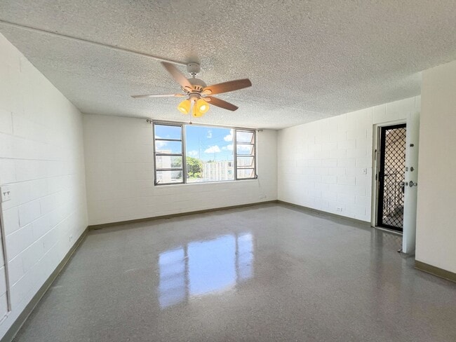Building Photo - PRICE IMPROVEMENT | $500 Off 1st month! 2 ...