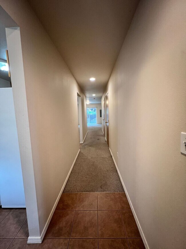 Foto del edificio - 1713 W Fern Dr