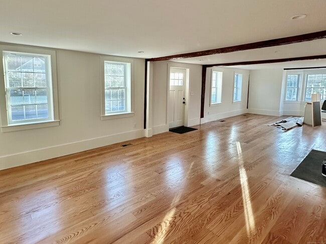 Building Photo - 2318 Mill Plain Rd