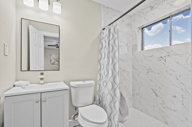 Foto del edificio - 8050 Tavenor Ln