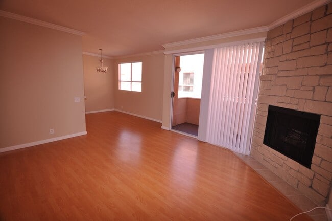 Building Photo - 11107 La Maida St