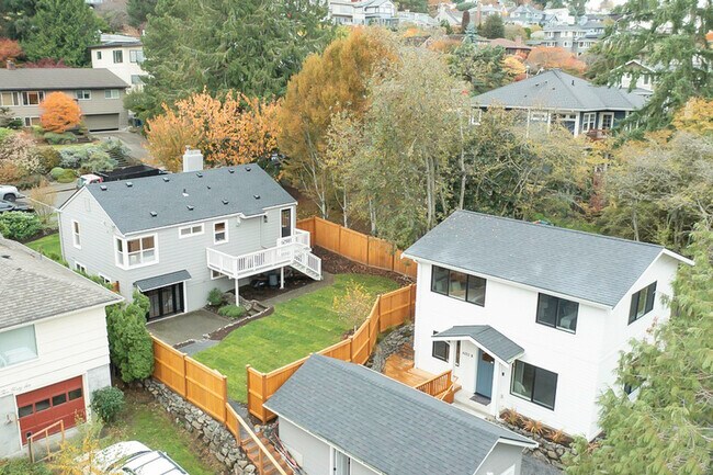 Foto del edificio - 6252B 52nd Ave NE
