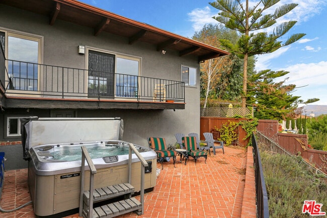 Building Photo - 3860 Beverly Ridge Dr