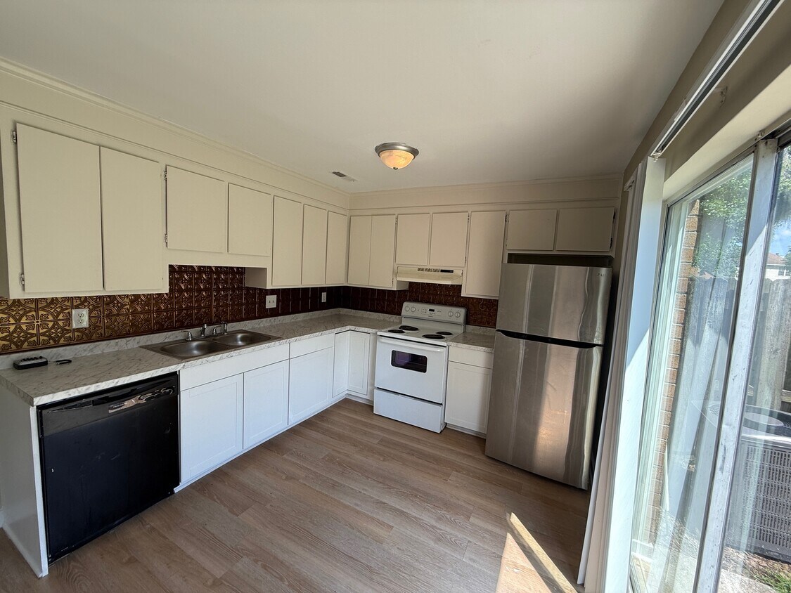 Foto principal - 6885 Shahid Row
