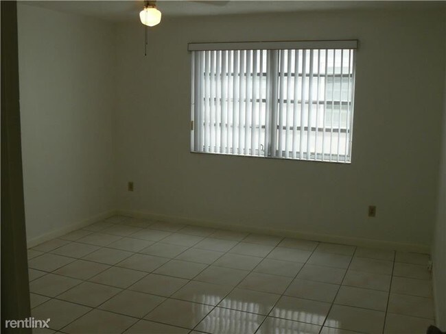 Foto del edificio - 531 Menendez Ave