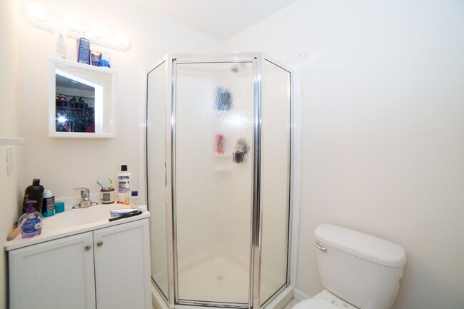 Photo - Newly Renovated Temple Apartment