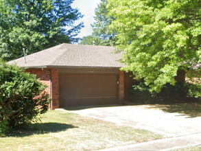 Building Photo - 1112 W McGee St