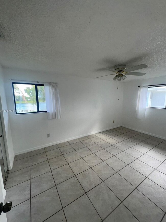 Foto del edificio - 9709 Hammocks Blvd