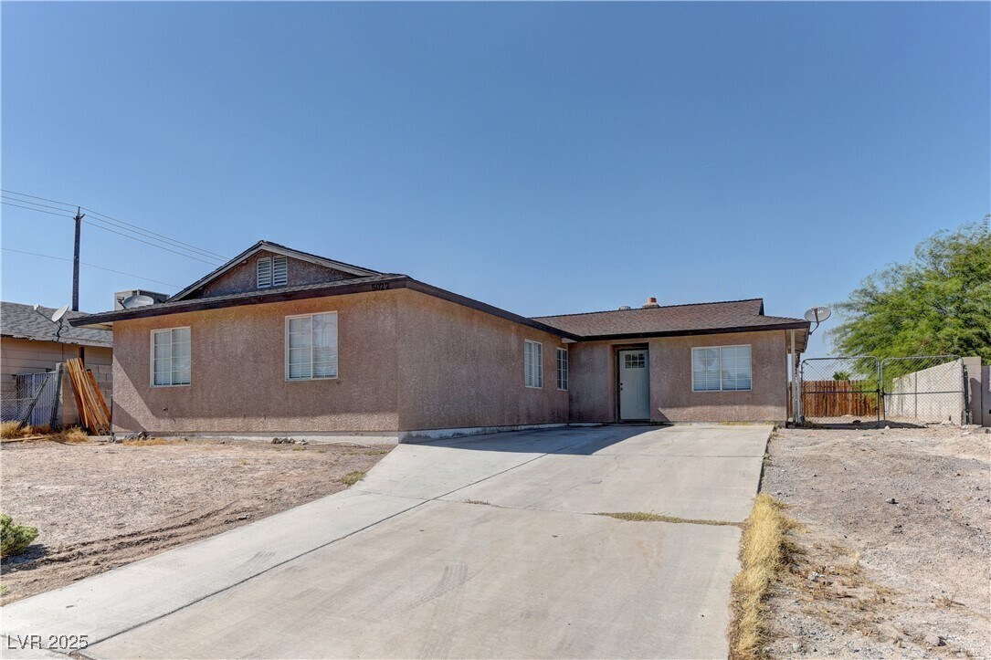 Foto principal - 5022 Carmel Ave