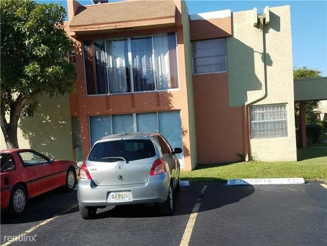 Building Photo - 9380 W Flagler St