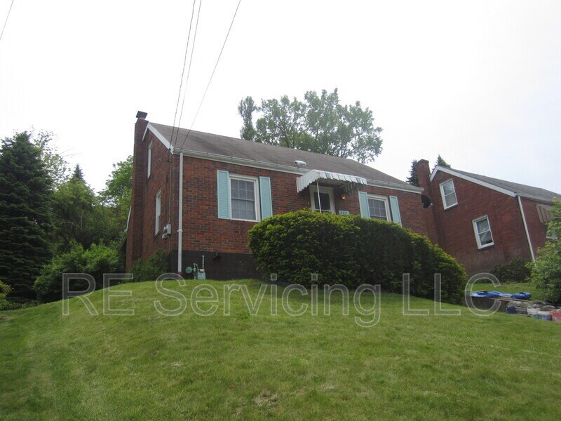 Primary Photo - 2411 Webster Ave