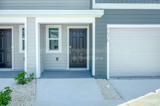 Building Photo - 6676 SW 81st Lp
