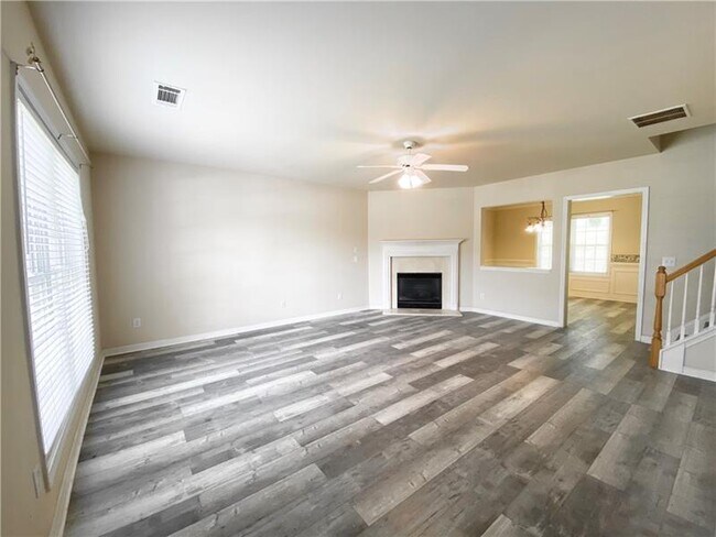 Building Photo - 4510 Parkview Walk Dr