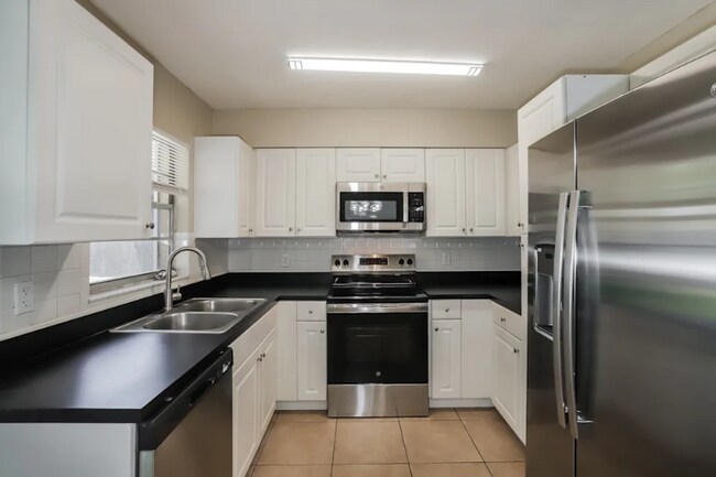 Foto del edificio - 112 Circle Hill Dr