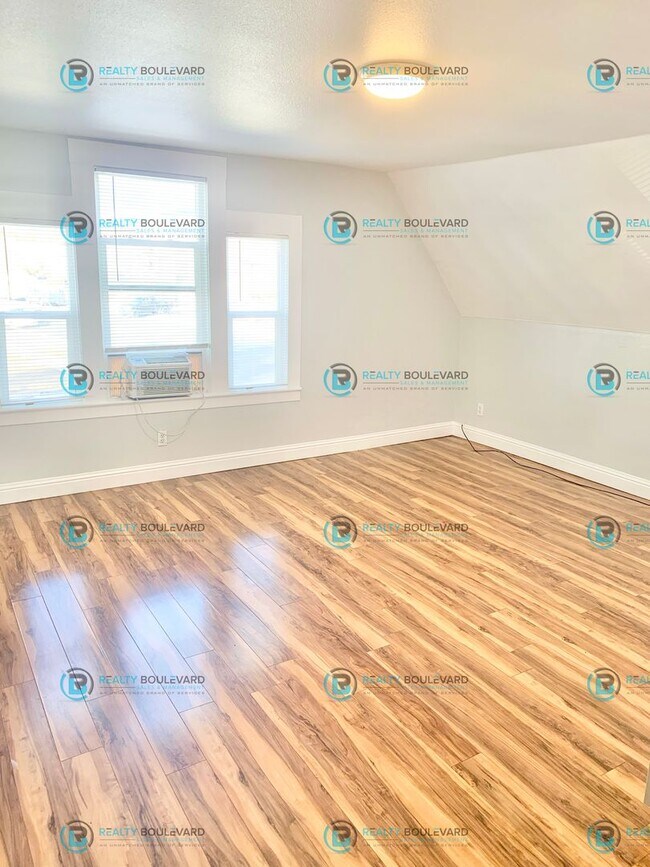 Foto del edificio - 1 Bedroom 1 Bath -Cozy & Convenient Living close to UNR, Downtown Reno and Freeway Access!