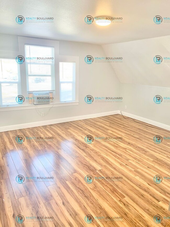 Building Photo - 1/2 Month Free!! 1 Bedroom 1 Bath - Cozy & Convenient Living close to UNR, Downtown Reno and Free...