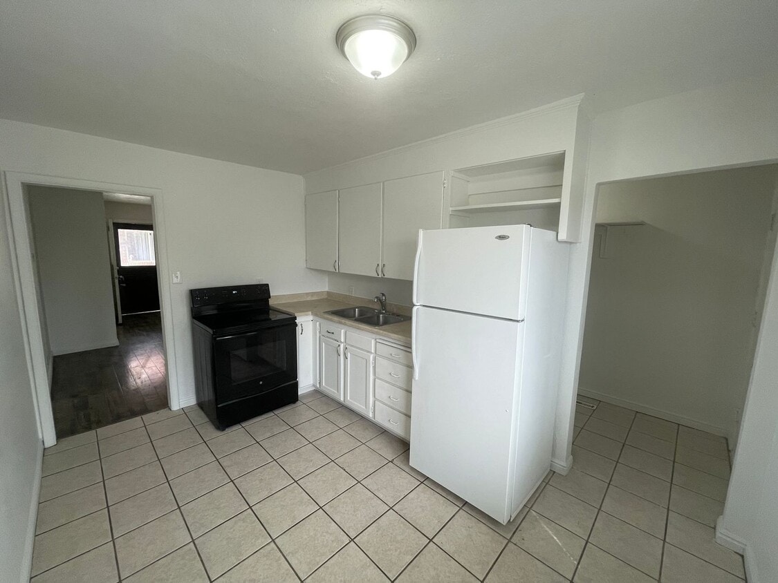 1154-1156 Brooklyn Ave - 1154-1156 Brooklyn Ave