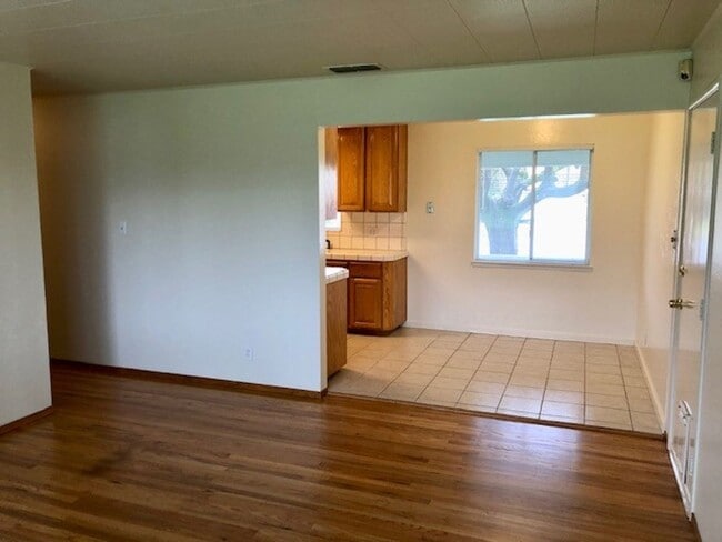 Building Photo - 7512 Wachtel Way