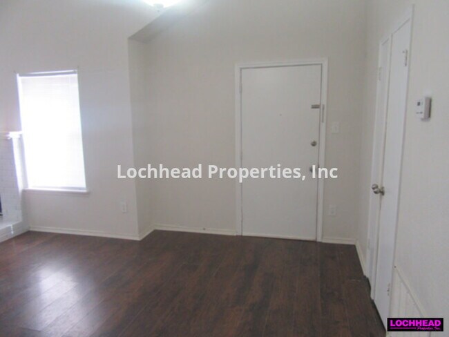 Building Photo - ******2 BEDROOM DUPLEX IN DALLAS*****