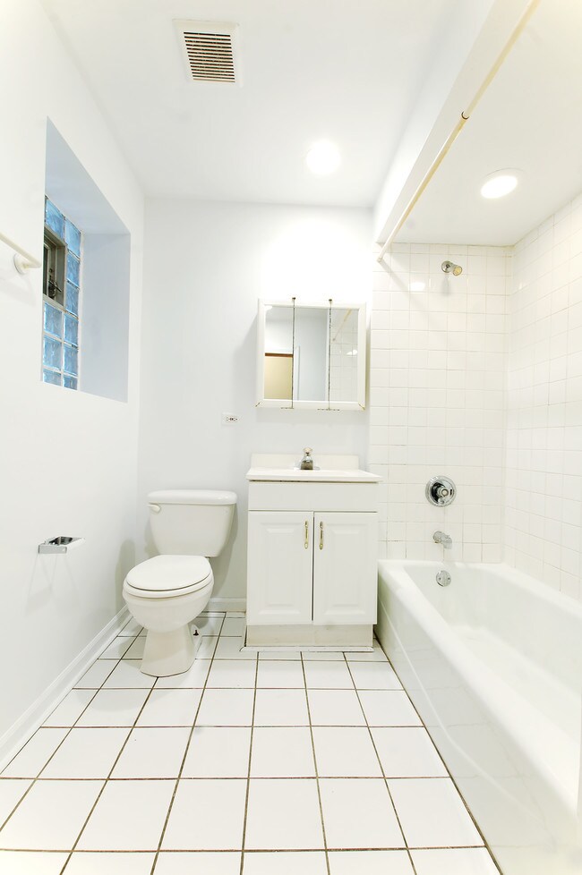 Foto del edificio - 2722 N Kimball Ave
