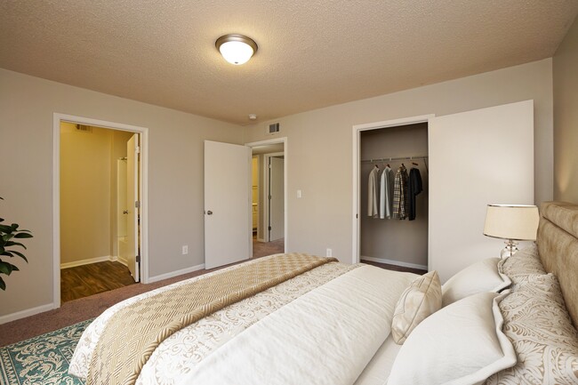 Building Photo - Winding Creek