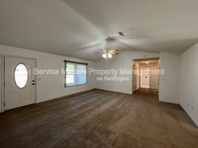 Building Photo - 4925 Hyatt Ln