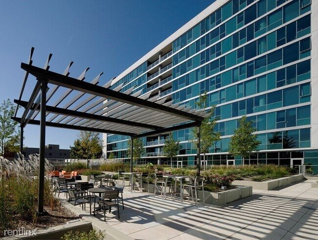 Foto del edificio - 2 br, 2 bath Condo - 827 West Bradley Pl 909