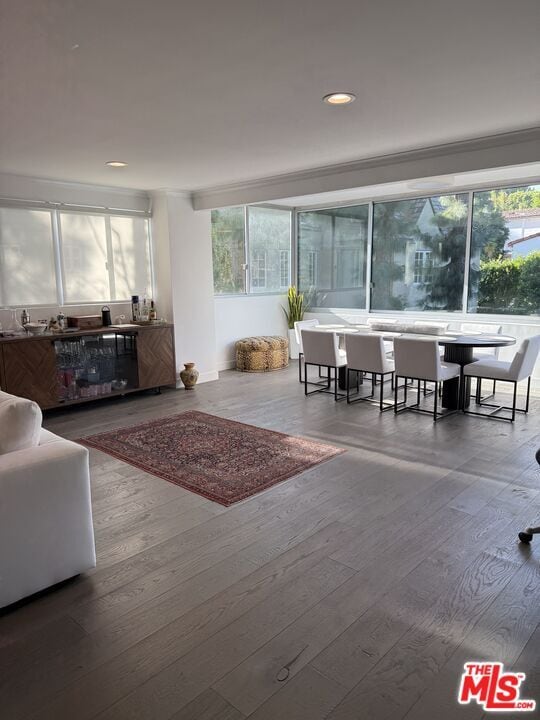 Foto del edificio - 865 Comstock Ave