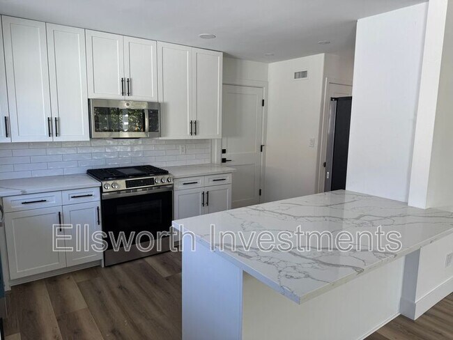 Building Photo - 3620 Mt Aladin Ave