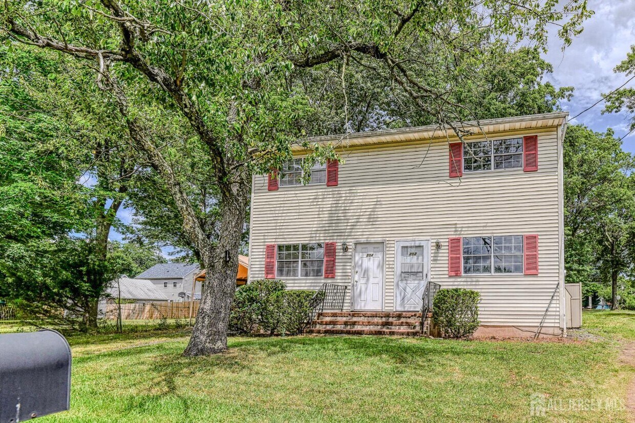 Foto principal - 202 Wilton Ave