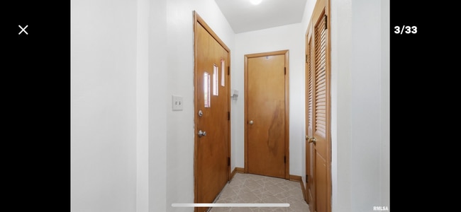 Building Photo - 1243 E Dover Ct