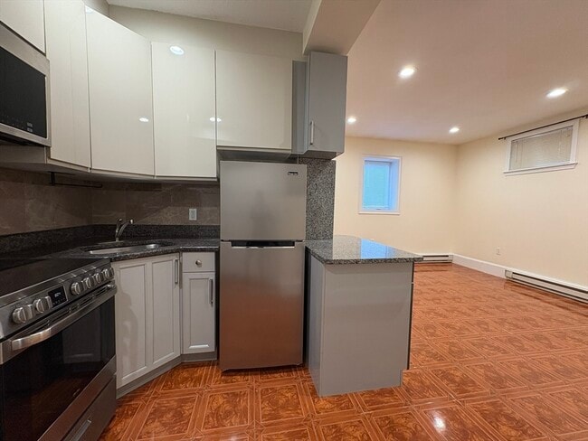 *Pictures are representative samples of the advertised unit. In some cases, the actual units you tou - 82 Babcock St