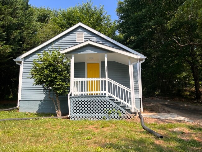 Building Photo - 202 Hollins St
