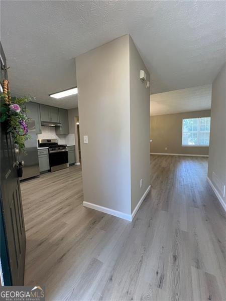 Building Photo - 2717 Lake Park Ridge W