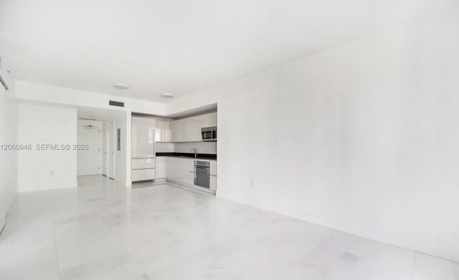 Building Photo - 1010 Brickell Ave