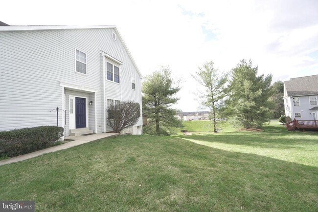 Building Photo - 2041 Greenes Way Cir