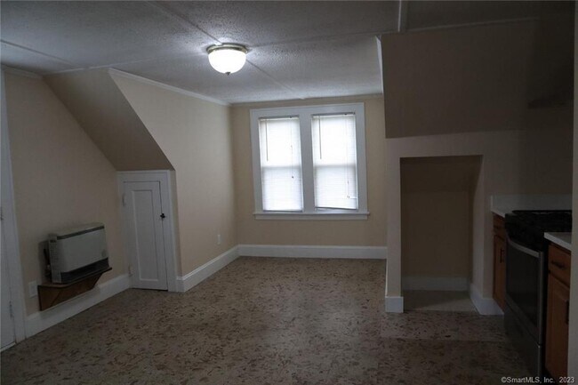 Building Photo - 69 Highland Ave