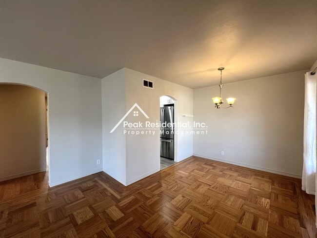 Building Photo - Updated 3bd/1.5ba Tahoe Park Home