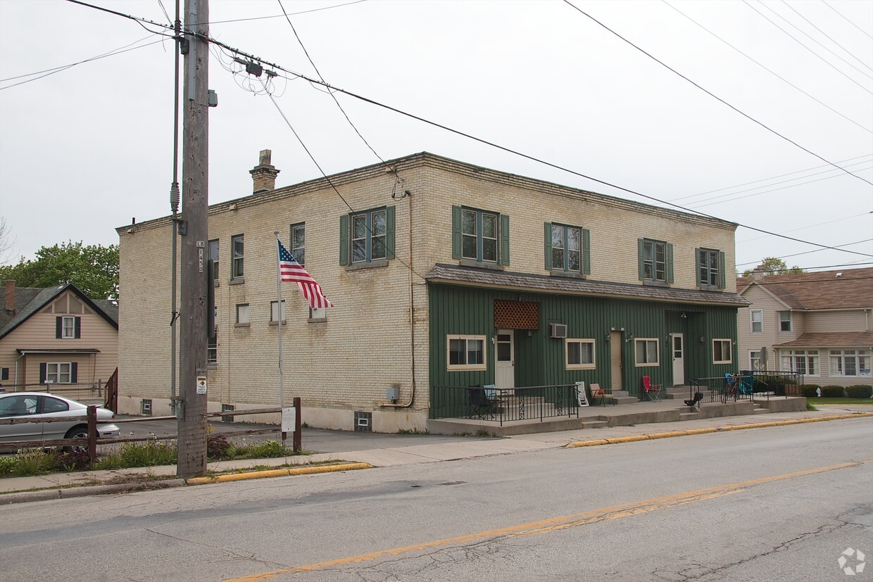 Foto del edificio - 323-329 Fredonia Ave