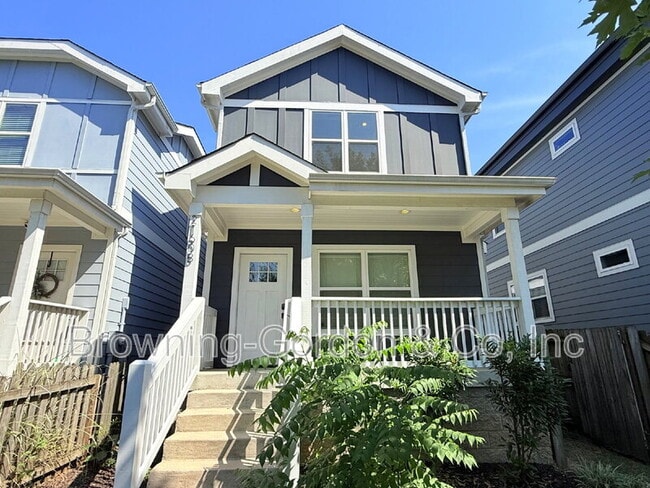 Photo - 2160B Whitney Avenue House