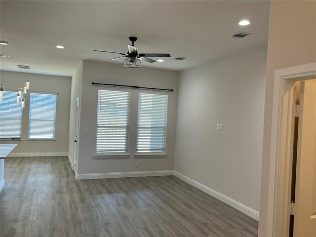 Building Photo - 319 Bronco Dr