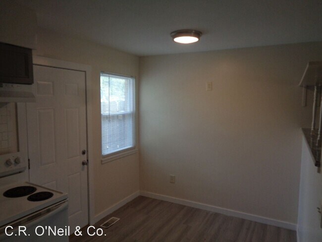 Building Photo - 2 br, 1 bath House - 2218 Laurelwood Drive