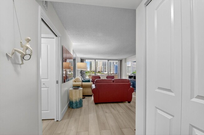 Foto del edificio - 3400 N Ocean Dr
