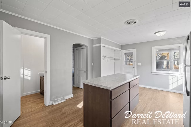Foto del edificio - 1041 Hermitage St SE