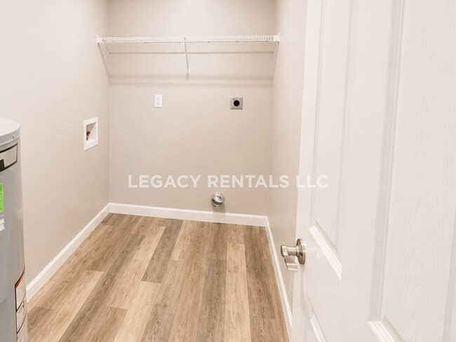 Building Photo - 240-242 Longwood Ln.
